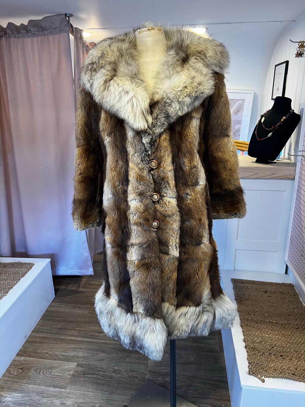 Vintage Brown Fur Patchwork Coat with Oversized Light Grey Collar and Button Fro